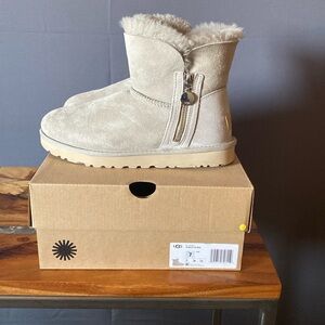 UGG W Bailey Zip Mini Booties women’s size 7